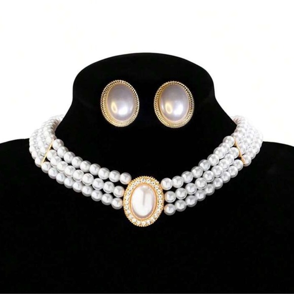 Jewelry - Faux Pearl Choker Necklace & Earrings Fashion Set